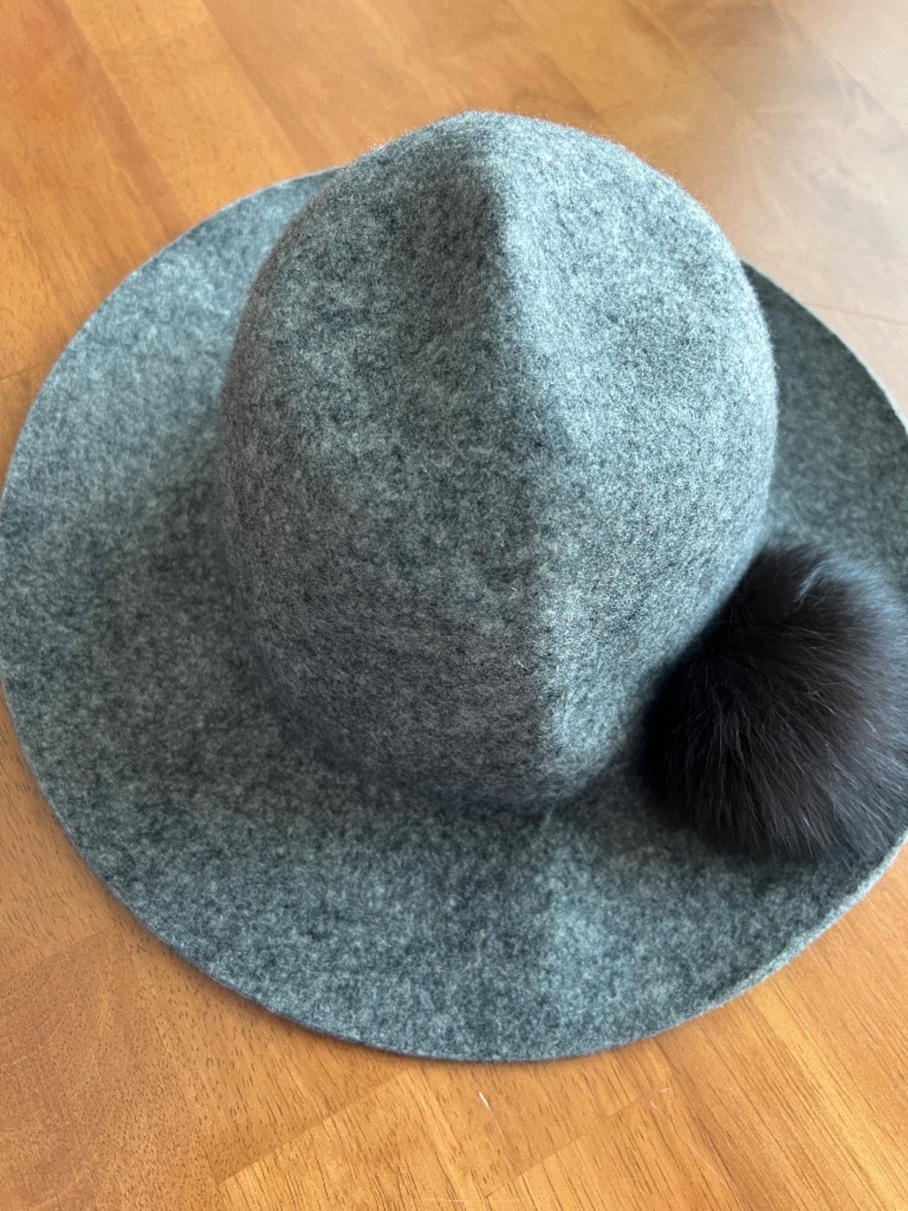 Women’s Poly Blend Wide Brim Floppy Hat W/ Faux Fur Pom-Pom Gray BeBe? Fedora